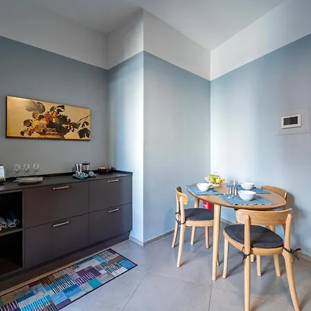 Unyca - Bright Apartment